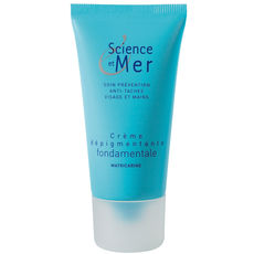 Le peeling les taches de pigment par le citron